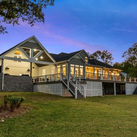Rare Find Best Lot With Dock And Views On Lake Winchester Екстериор снимка