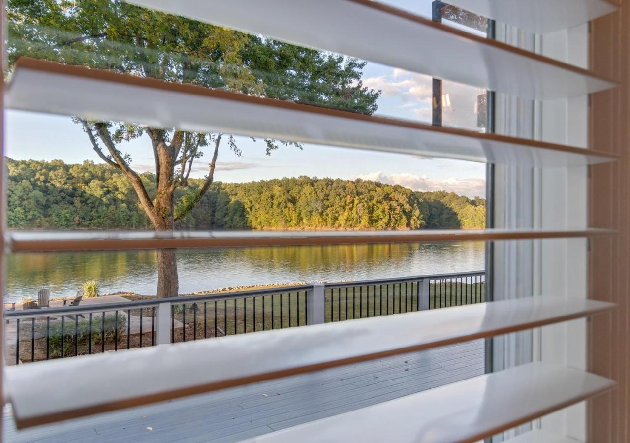 Rare Find Best Lot With Dock And Views On Lake Winchester Екстериор снимка