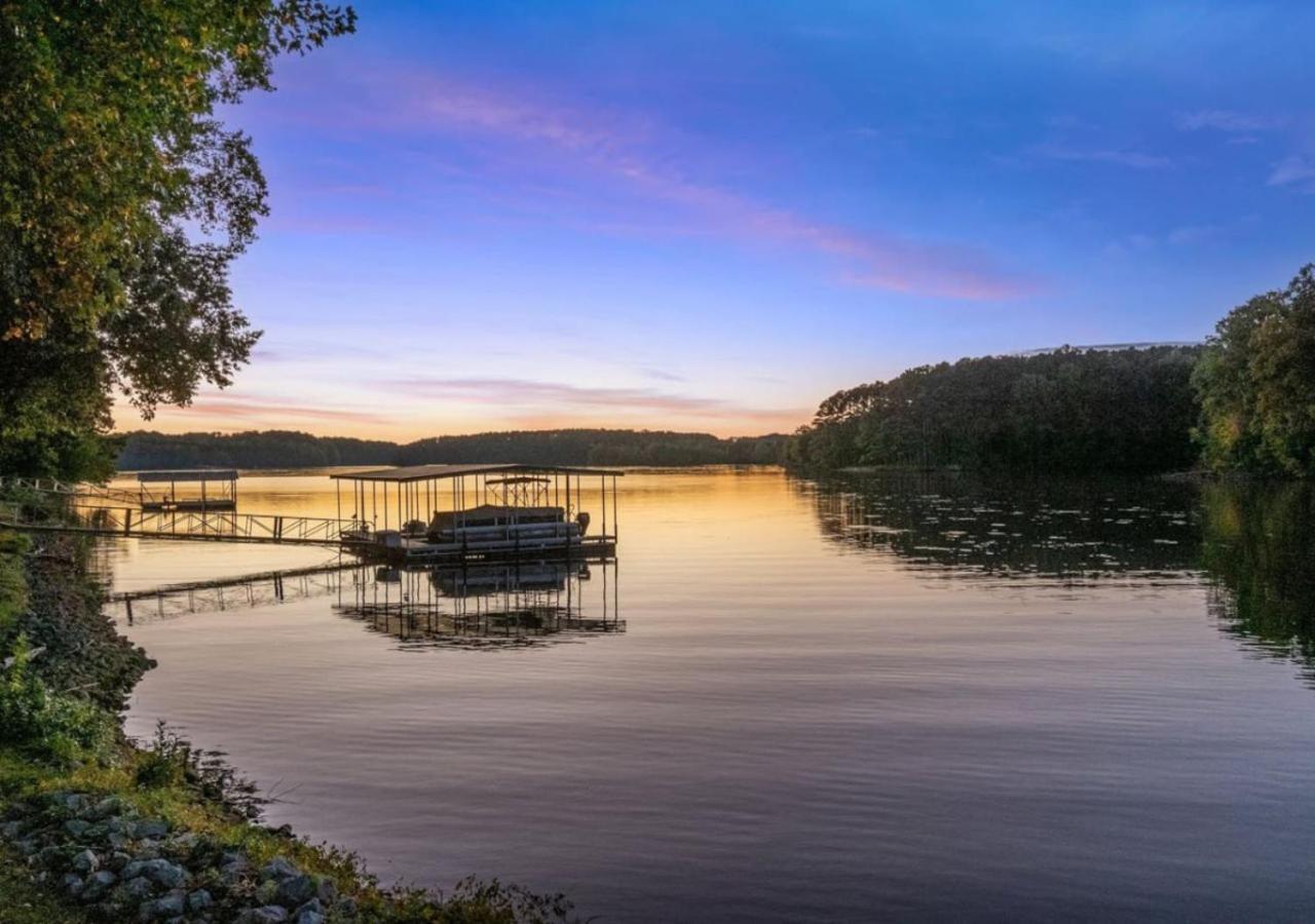 Rare Find Best Lot With Dock And Views On Lake Winchester Екстериор снимка